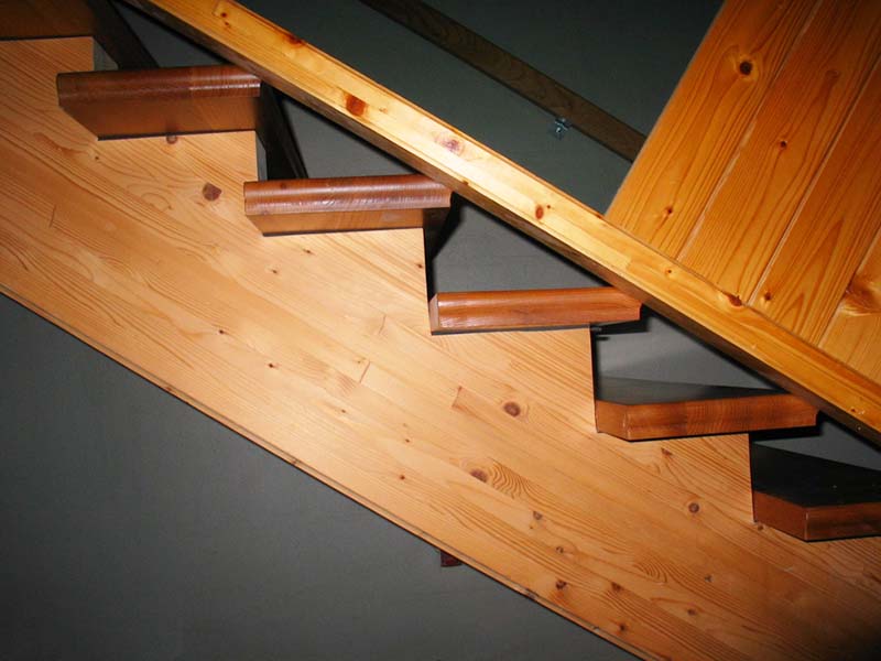 Treppen- und Innenausbau mit Holz